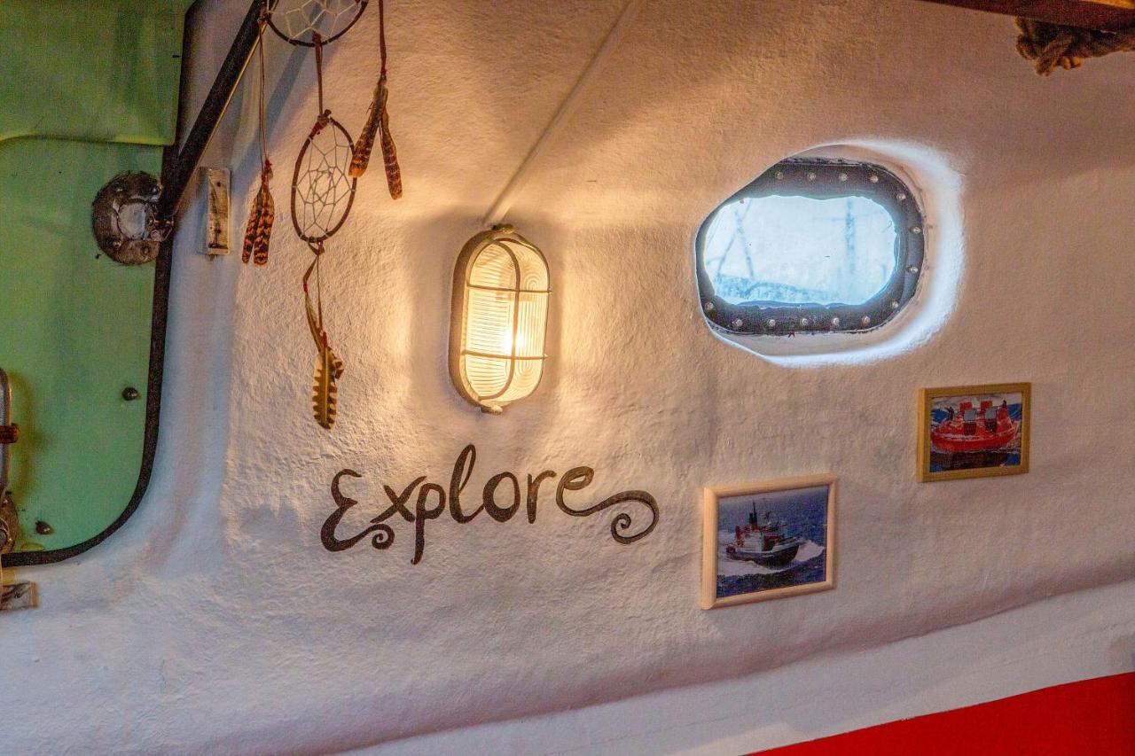 Polarstern - Unique Boatstay! Monnickendam Exterior photo