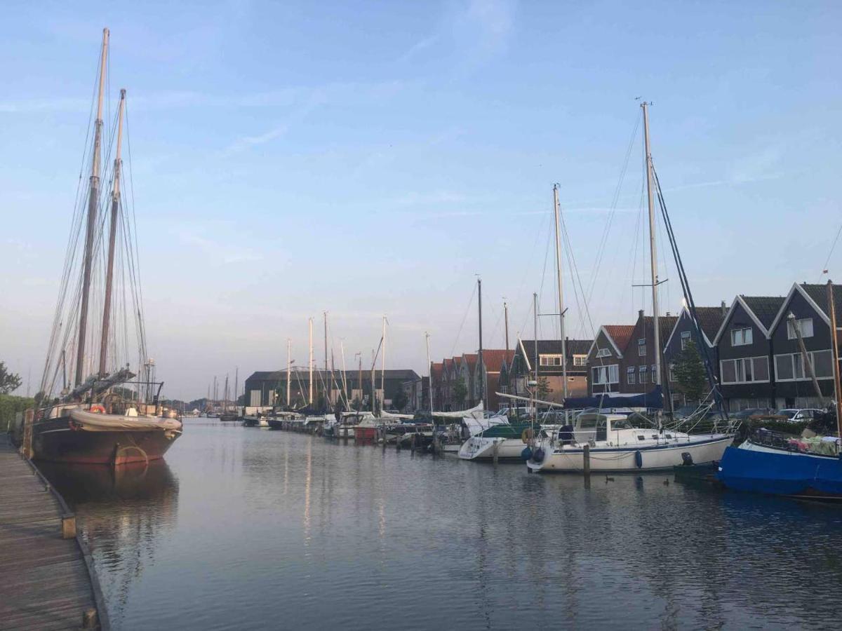 Polarstern - Unique Boatstay! Monnickendam Exterior photo